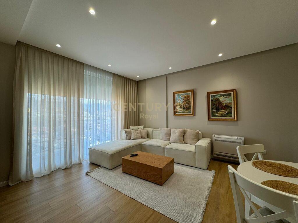 Per Qira Apartment 2+1+2 21 Dhjetori 1,200 € /Muaj