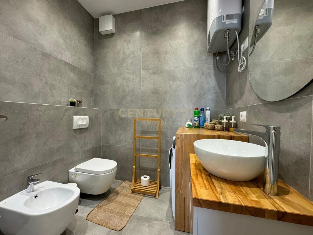 Per Qira Apartment 2+1+2 21 Dhjetori 1,200 € /Muaj