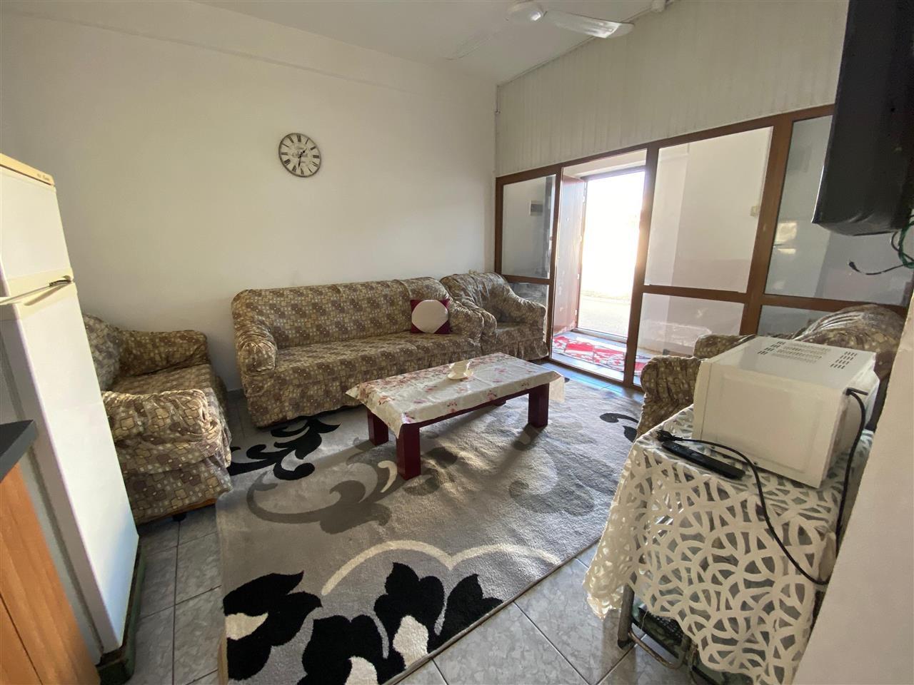 Shtepi me qira 1+1 bathore, kamëz