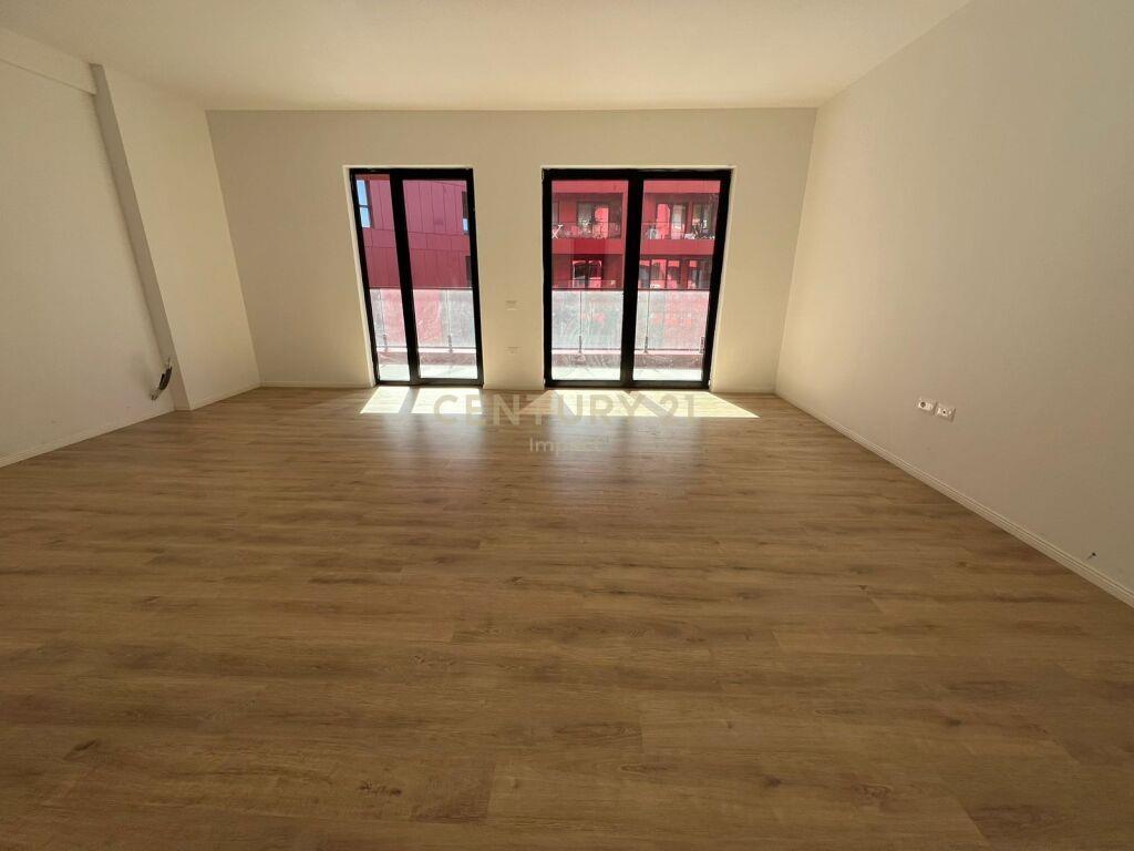 Per Qira Apartment 3+1+2 Rruga e Dibrës 600 € /Muaj
