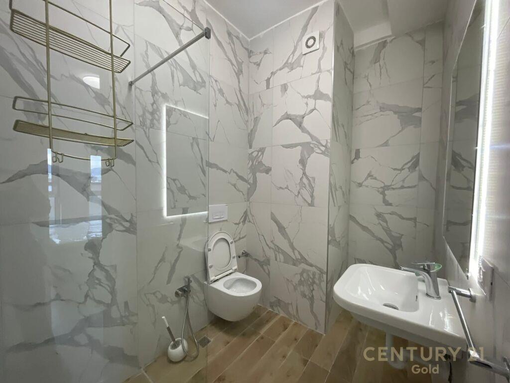 Per Qira Apartment 2+1+2 21 Dhjetori 800 € /Muaj