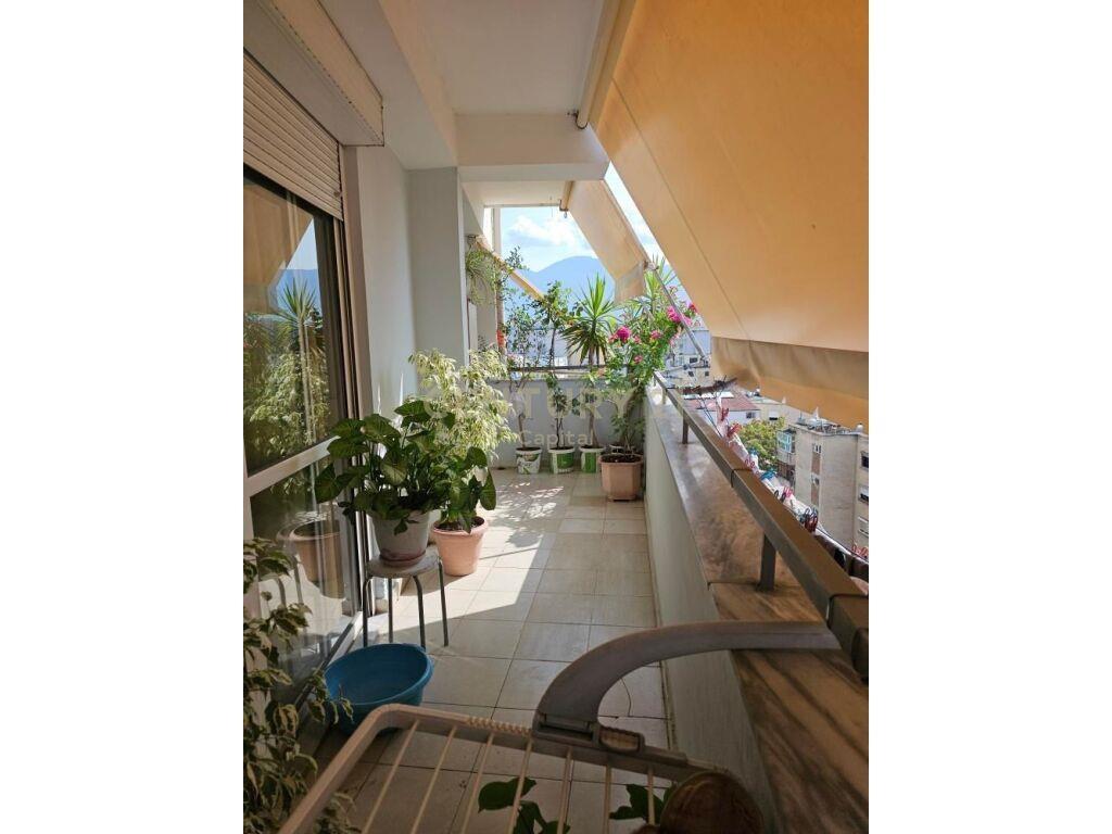 Per Qira Apartment 3+1+2 Rruga Fortuzi 900 € /Muaj