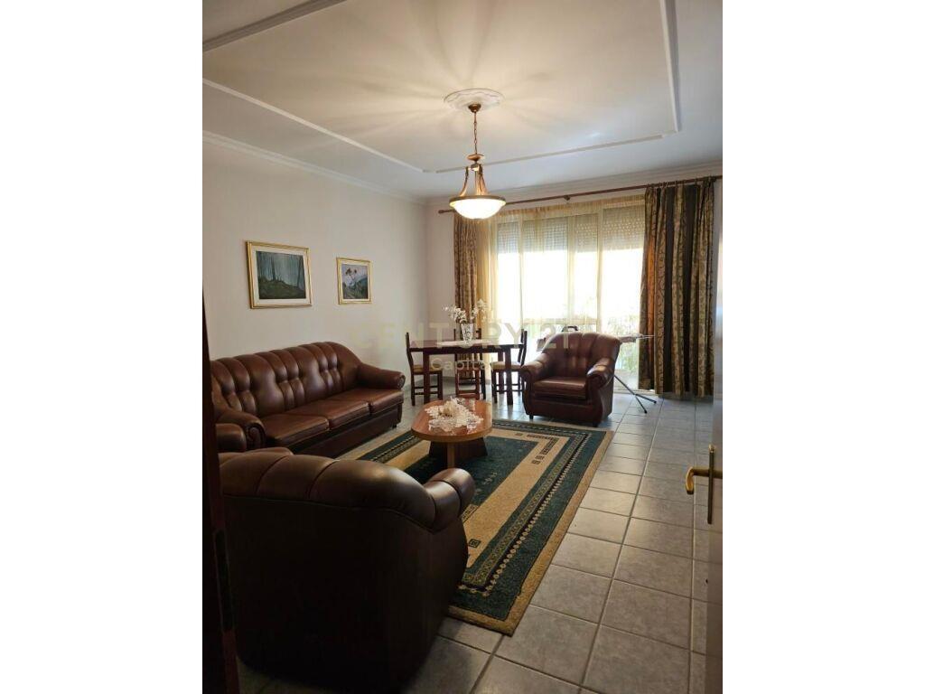 Per Qira Apartment 3+1+2 Rruga Fortuzi 900 € /Muaj
