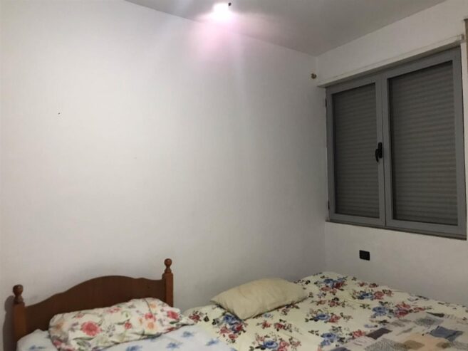 Shitet Apartament 2+1 dhe 1 godine 1- kat, Rr. A. Moisiu Tir