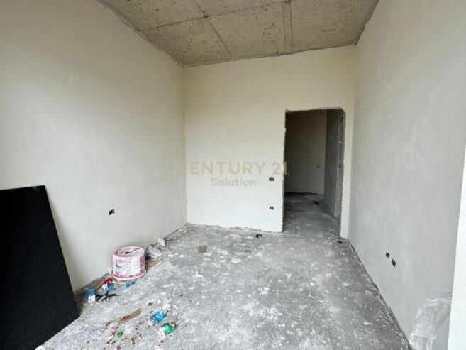 Shitet Apartment 2+1+2 Rruga e Kavajës 169,000 €
