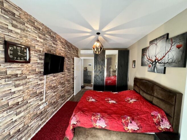 Shitet Apartment 2+1+2 Rruga 5 Maji 168,000 €