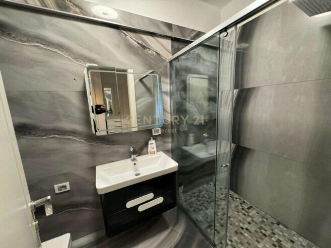 Shitet Apartment 2+1+2 Rruga e Kavajës 450,000 €