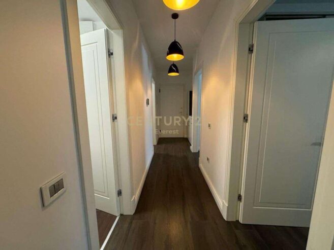 Shitet Apartment 2+1+2 Rruga e Kavajës 450,000 €