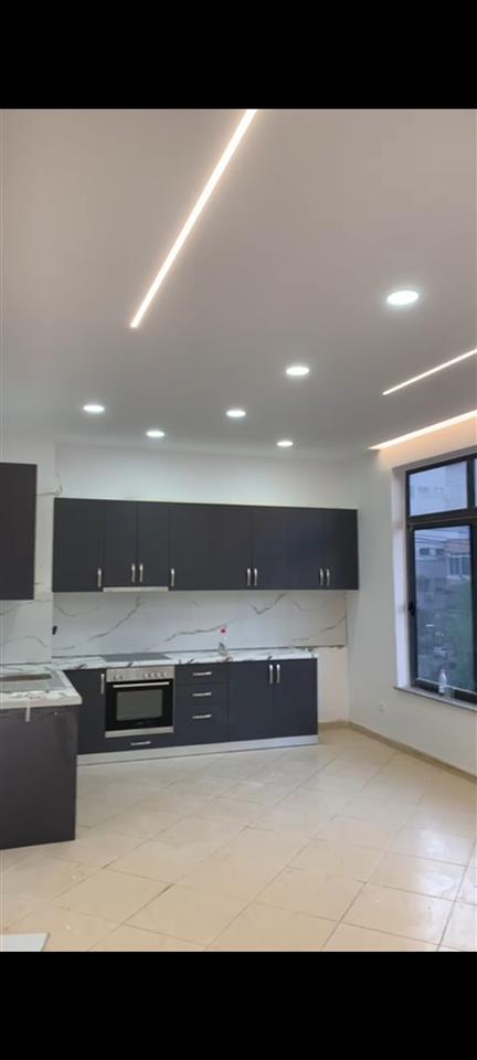 APARTAMENT ME QERA TE 21 DHJETORI