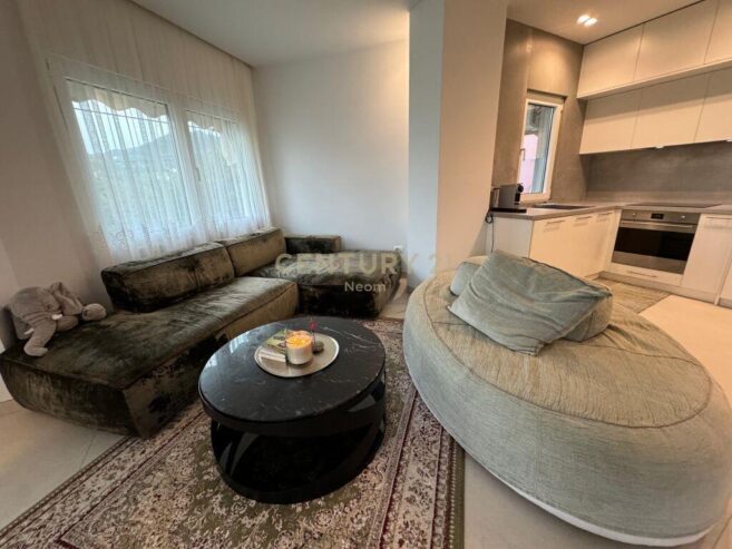 Shitet Apartment 2+1+1 Liqeni i Thatë 270,000 €