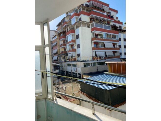 Shitet Apartment 1+1+1 Rruga e Elbasanit 147,000 €