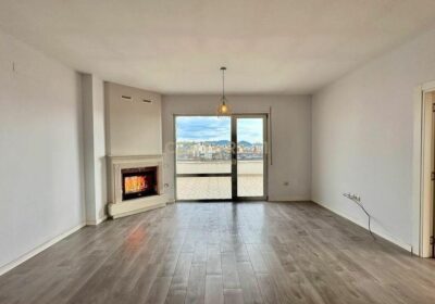 Shitet Apartment 3+1+2 Xhamlliku 265,000 €