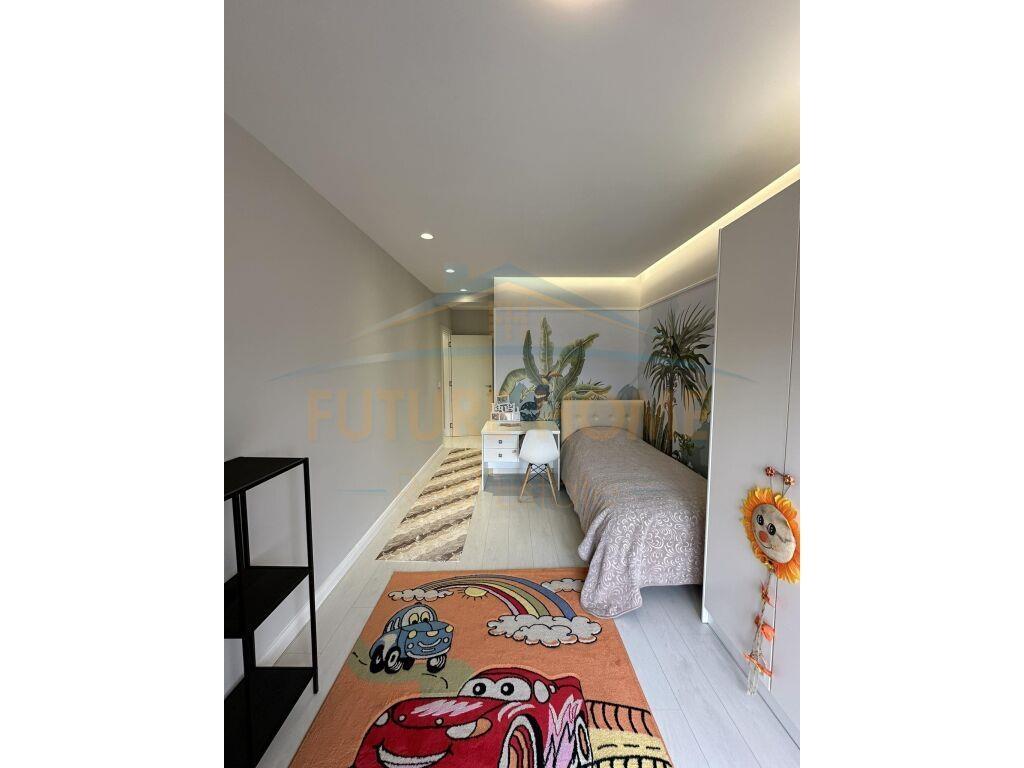 Jepet me qera apartament 3+1+2+Post Parkimi, për Qera.