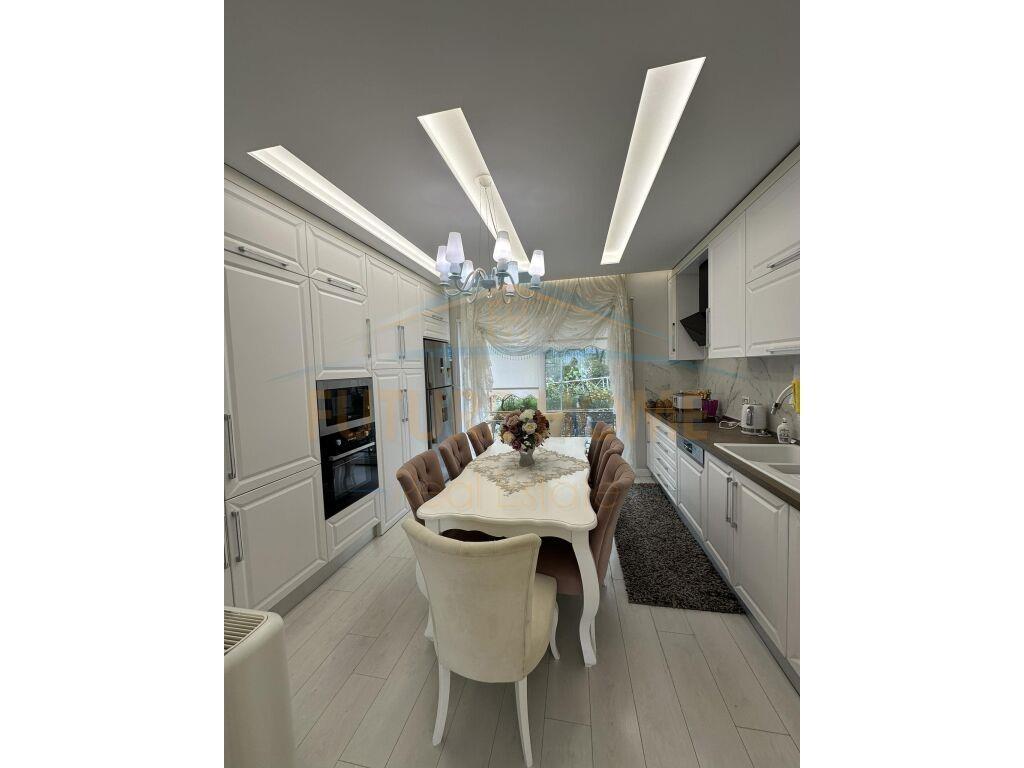 Jepet me qera apartament 3+1+2+Post Parkimi, për Qera.