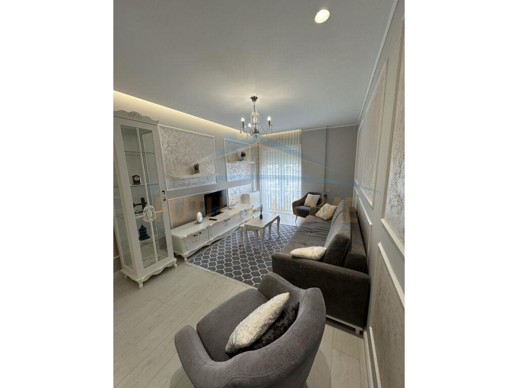 Jepet me qera apartament 3+1+2+Post Parkimi, për Qera.