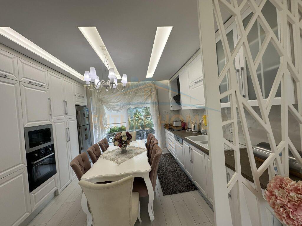 Jepet me qera apartament 3+1+2+Post Parkimi, për Qera.