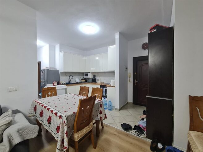 Shitet Apartament 2+1+2 ,Yzberisht ,Tirane
