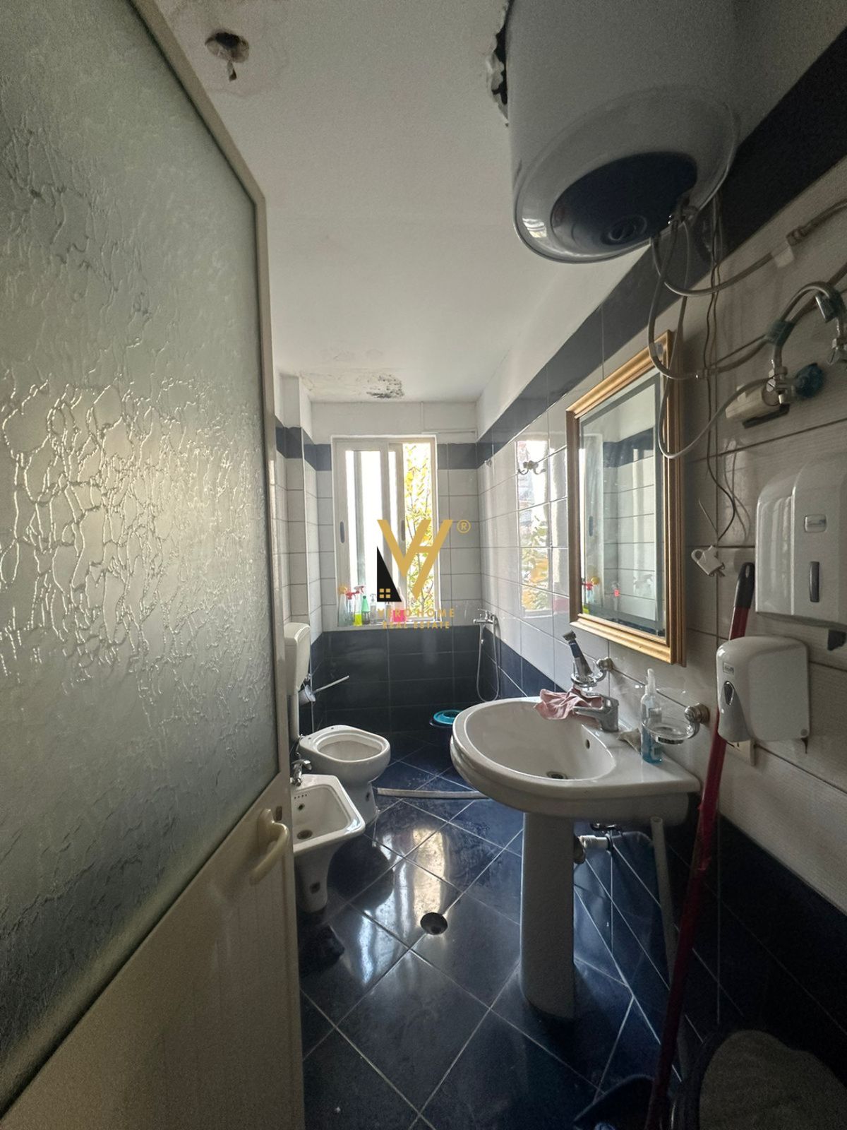 DY DYQANE 160 M2 NE FRESK 600.000 EURO