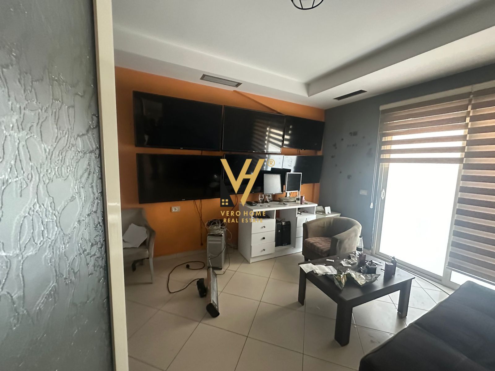 DY DYQANE 160 M2 NE FRESK 600.000 EURO