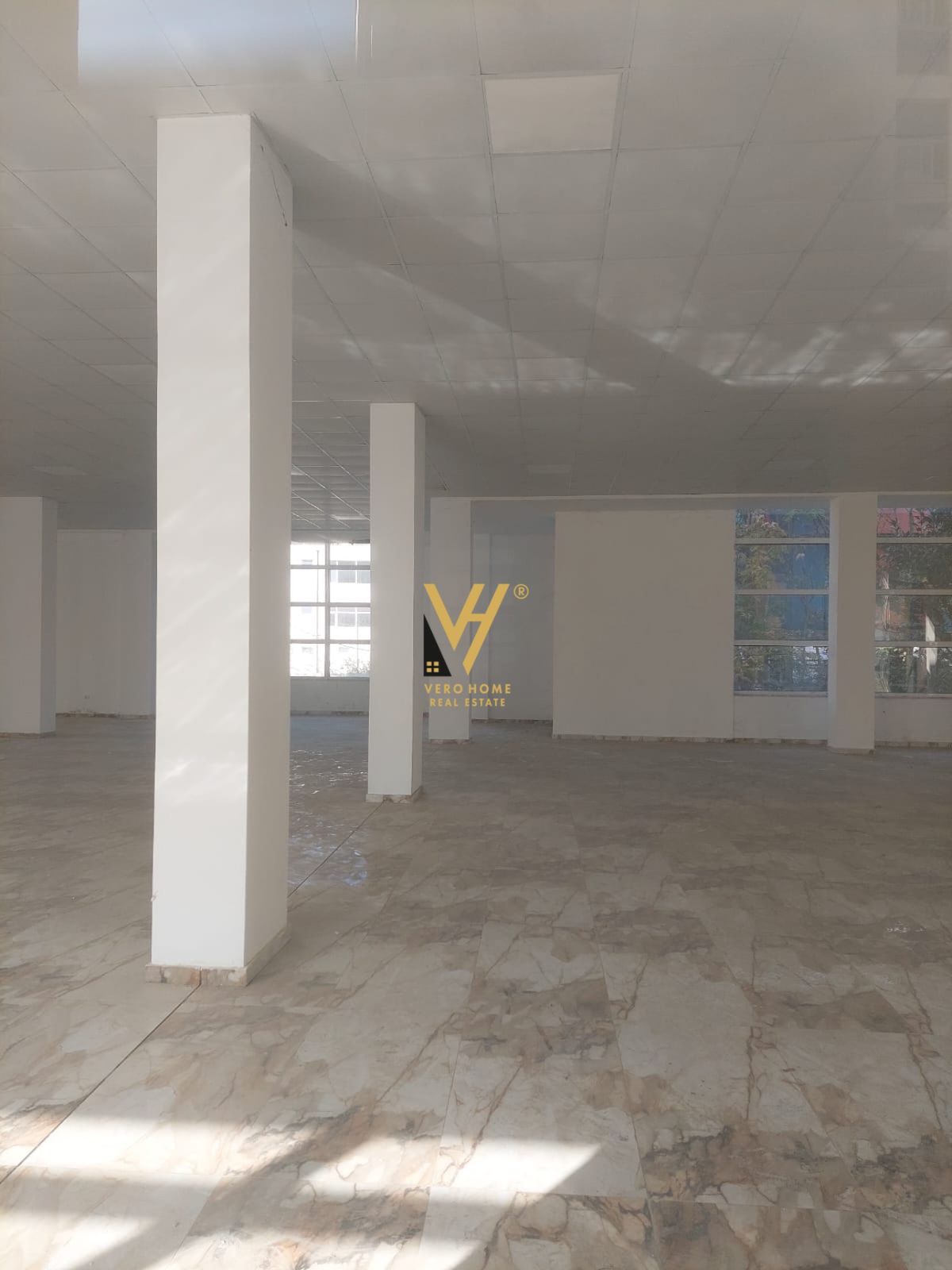 DYQAN 670 M2 ME QERA TE FRESKU 3.500 EURO