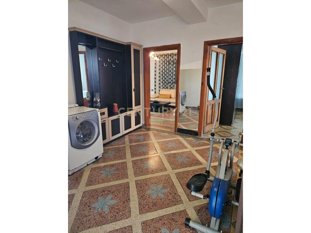 JEPET ME QERA APARTAMENT 2+1 NE LAGJEN NR.6 !