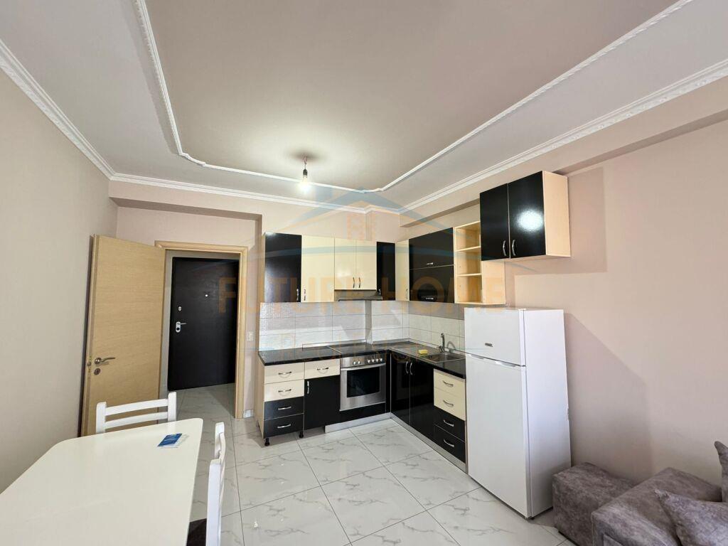 Qera, Apartament 2+1, Unaza e Re 450 Euro