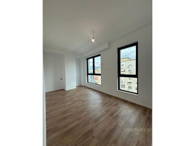 Shitet Apartment 2+1+2 Rruga e Kavajës 350,000 €