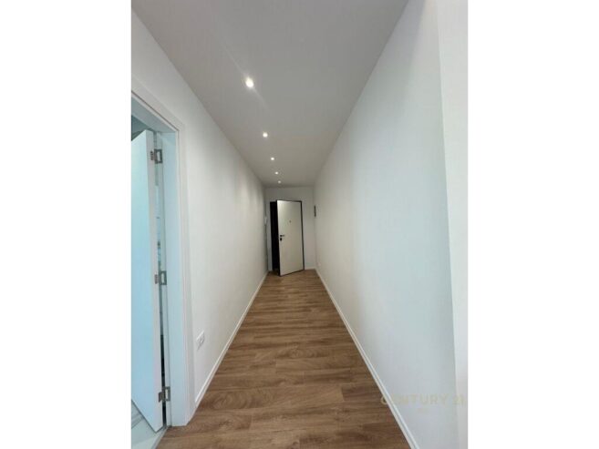 Shitet Apartment 2+1+2 Rruga e Kavajës 350,000 €