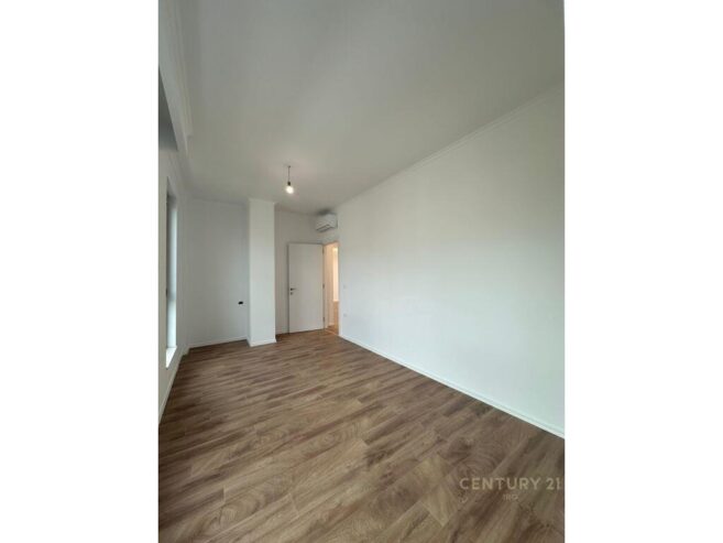 Shitet Apartment 2+1+2 Rruga e Kavajës 350,000 €