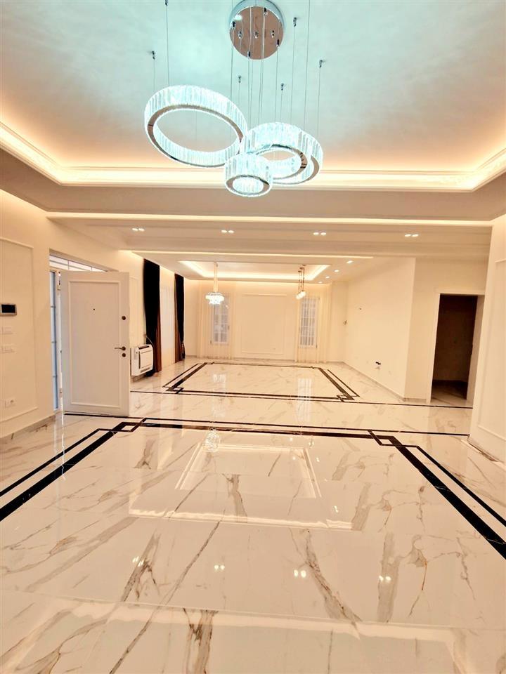 Vila luksoze,5 km nga plazhi Qerretit