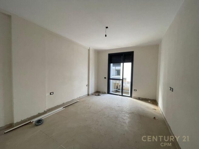 Shitet Apartment 1+1+1 Liqeni i Thatë 148,000 €