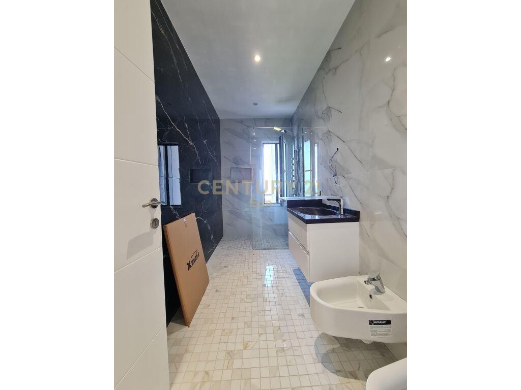 SHITET SUPER APARTAMENT ME PAMJE DETI 2+1+2 TE VILA E ZOGUT!