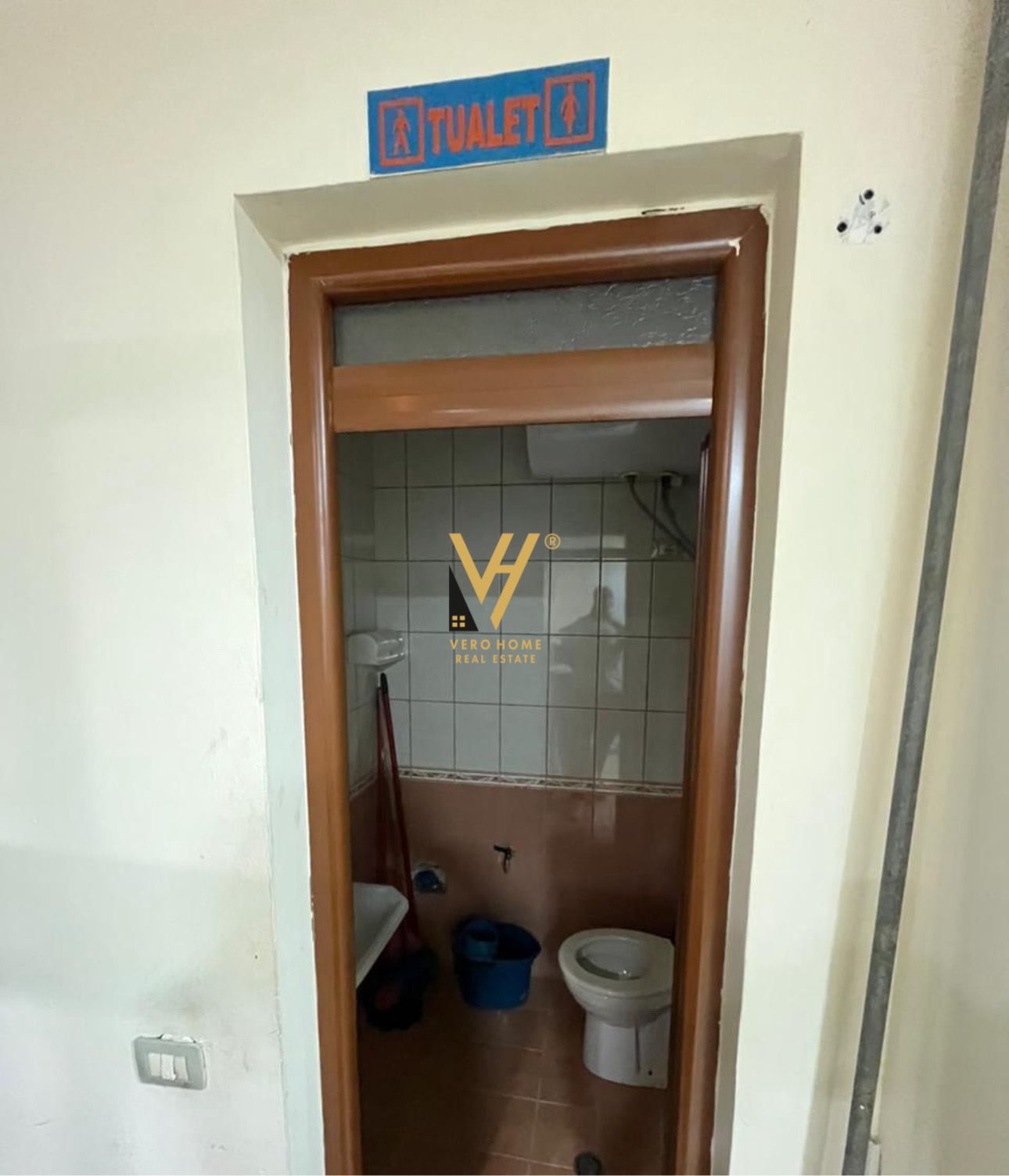 DYQAN 130 M2 ME QERA TE RRUGA 5 MAJI 35.000 LEKE