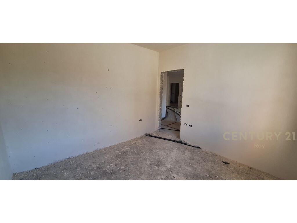 SHITET APARTAMENT 2+1 NDERTIM I RI NE DURRES!!!