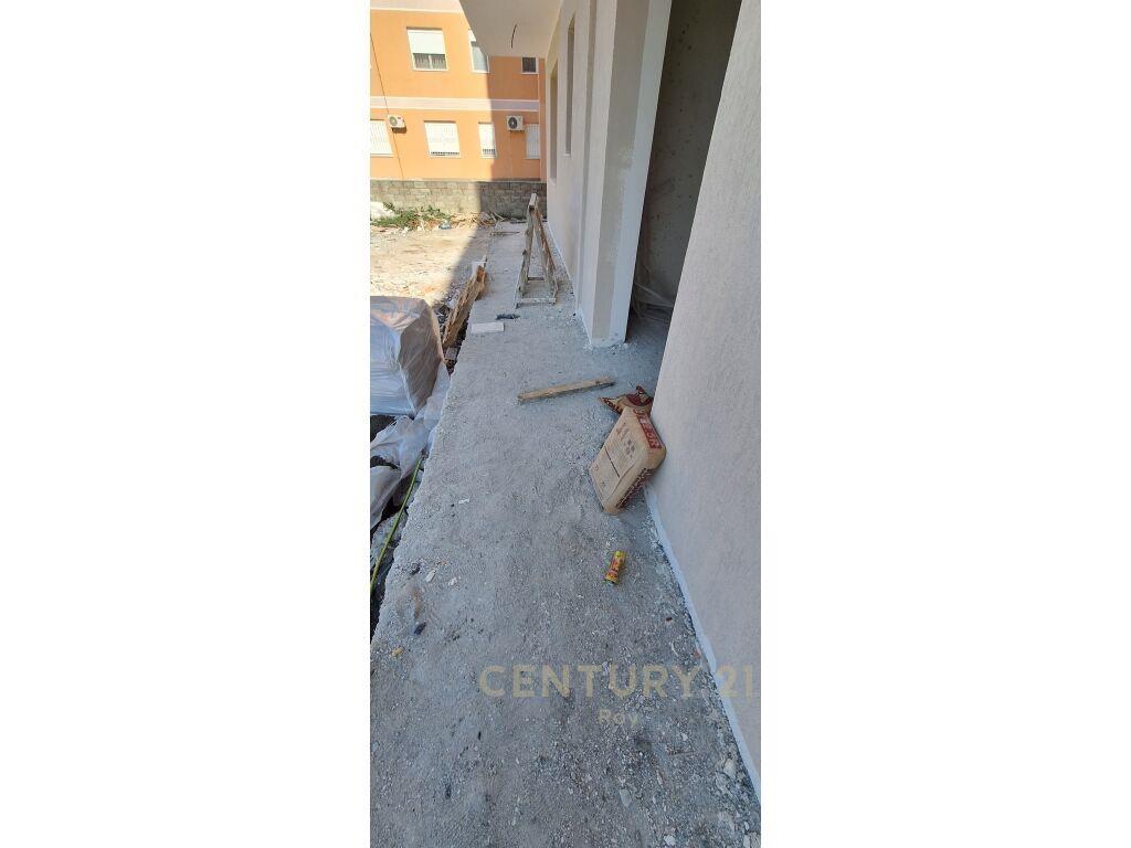 SHITET APARTAMENT 2+1 NDERTIM I RI NE DURRES!!!