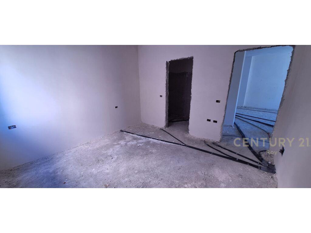 SHITET APARTAMENT 2+1 NDERTIM I RI NE DURRES!!!