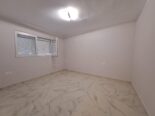 Shitet apartament 1+1 Tek Vasil Shanto !