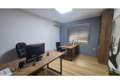 Shitet Apartment 2+1+1 Gjimnazi Petro Nini Luarasi 218,000