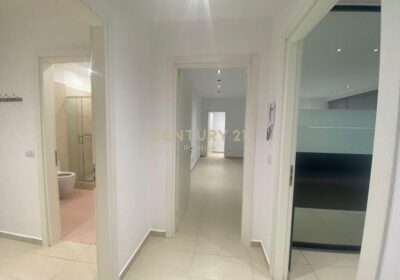 Shitet Apartment 2+1+2 Rruga e Elbasanit 580,000 €