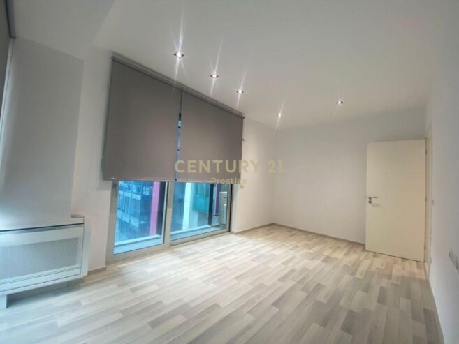 Shitet Apartment 2+1+2 Rruga e Elbasanit 580,000 €