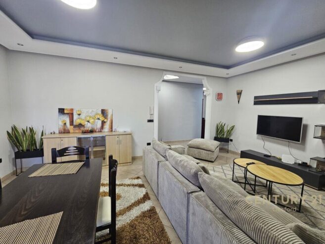 Shitet Apartment 3+1+2 Xhamlliku 320,000 €