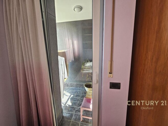 Shitet Apartment 3+1+2 Xhamlliku 320,000 €