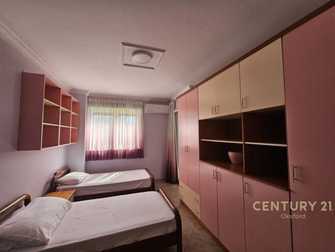 Shitet Apartment 3+1+2 Xhamlliku 320,000 €