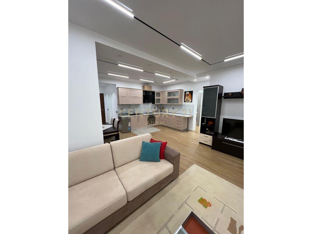 JEPET ME QIRA APARTAMENT 2+1+2 1,200 € ABITAT103500