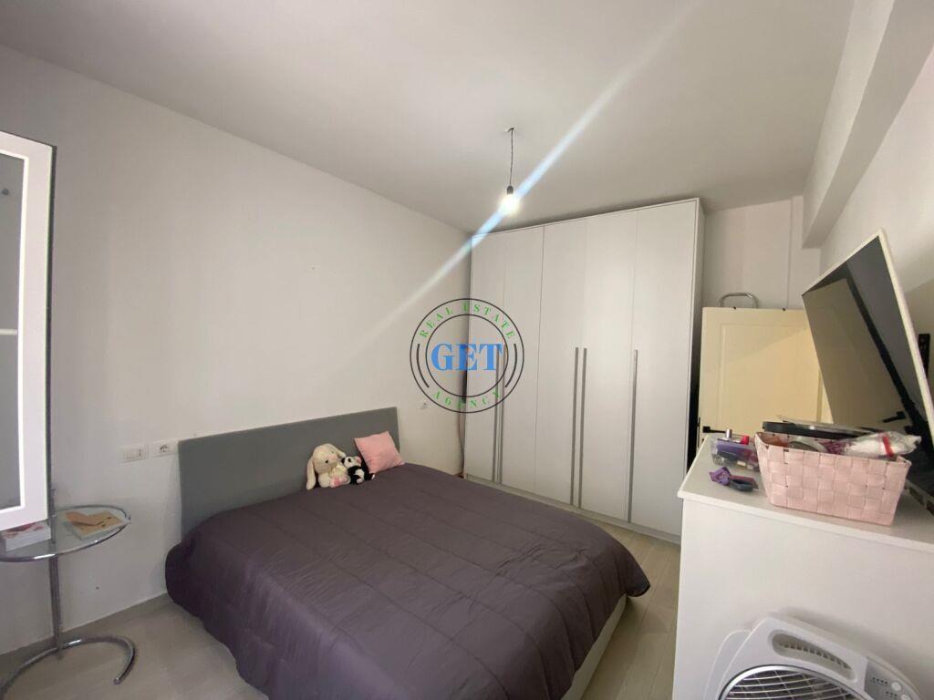 Shitet, Apartament 1+1,Tek Ish Rajoni ne Durres
