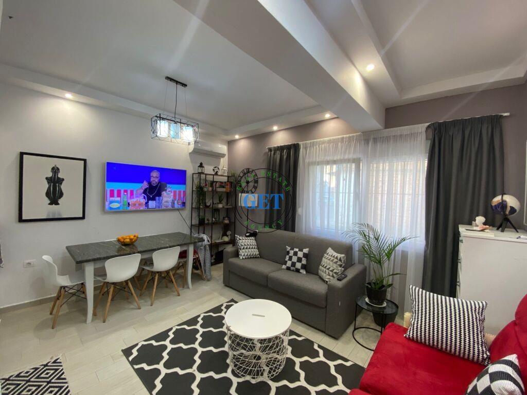 Shitet, Apartament 1+1,Tek Ish Rajoni ne Durres