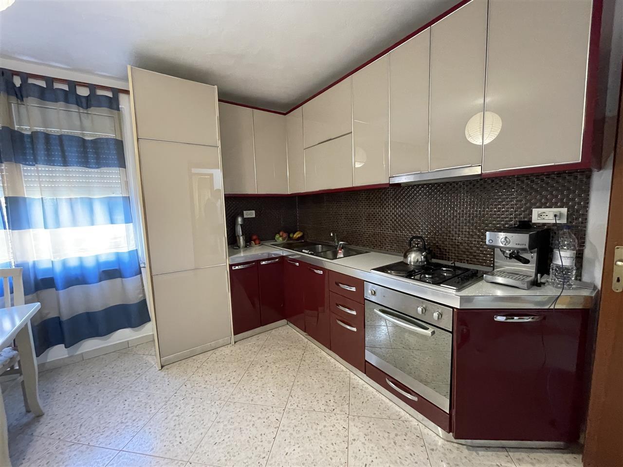 Apartament me qera