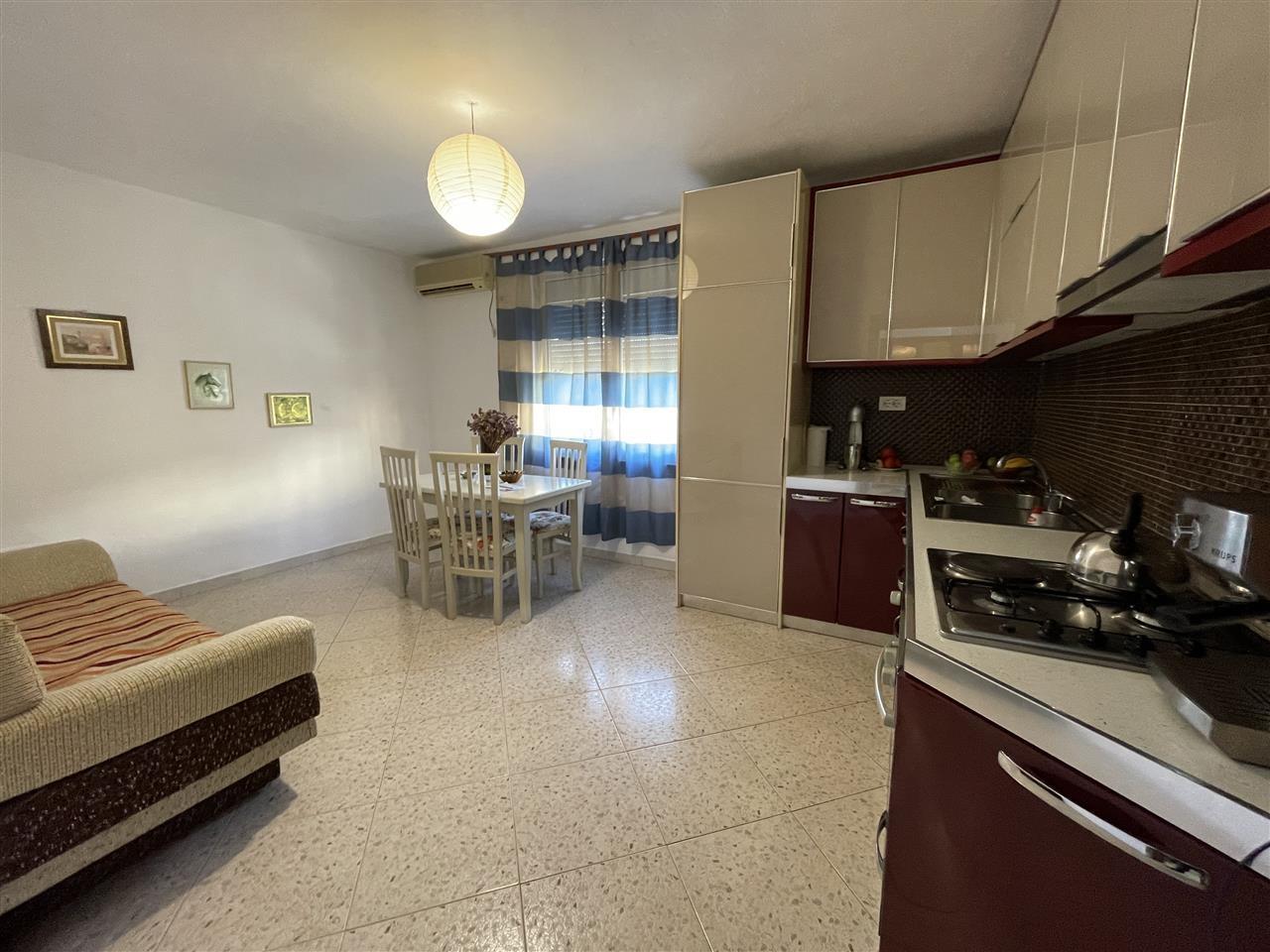 Apartament me qera