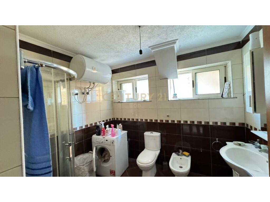 SHITET APARTAMENT 2+1 NE BULEVARD , DURRES !