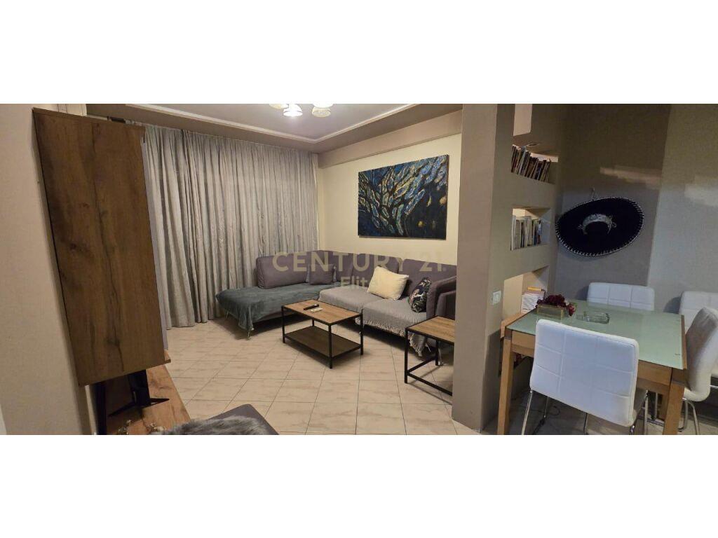 Jepet me qira apartament 1+1 tek KIKA 1. EL103502